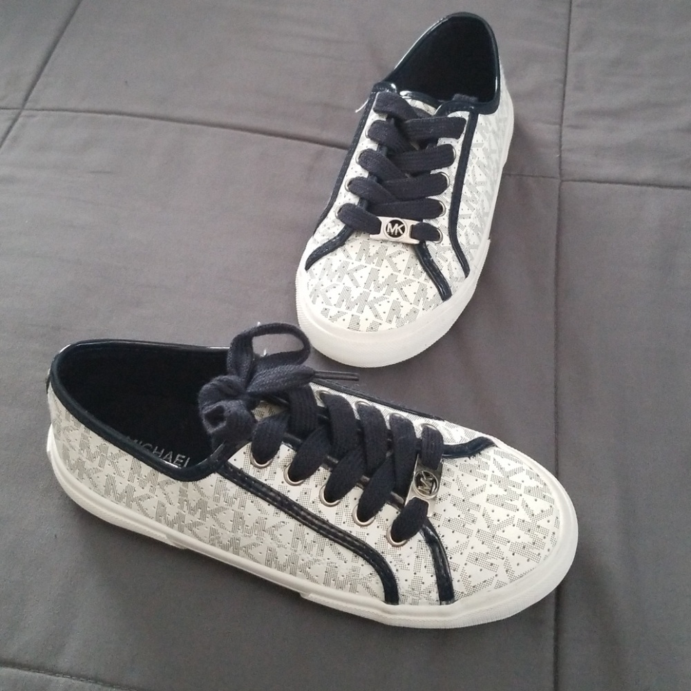 Michael Kors Girl Shoes Size 1